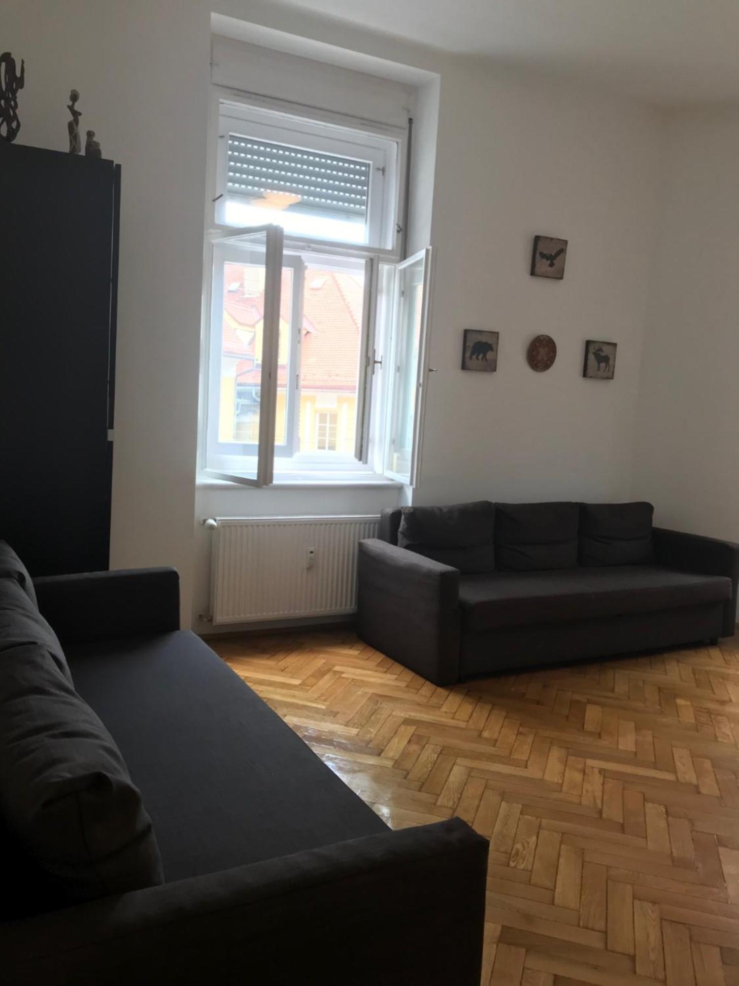Lilians Modern Appartement In Historical Citycenter Graz Buitenkant foto