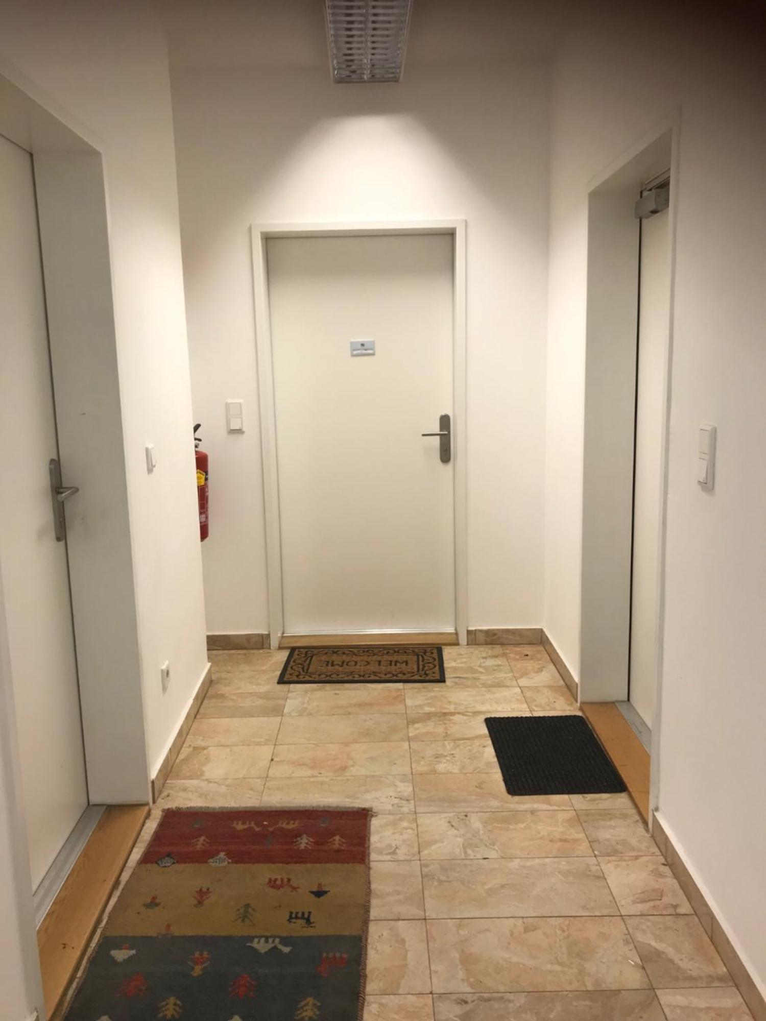 Lilians Modern Appartement In Historical Citycenter Graz Buitenkant foto